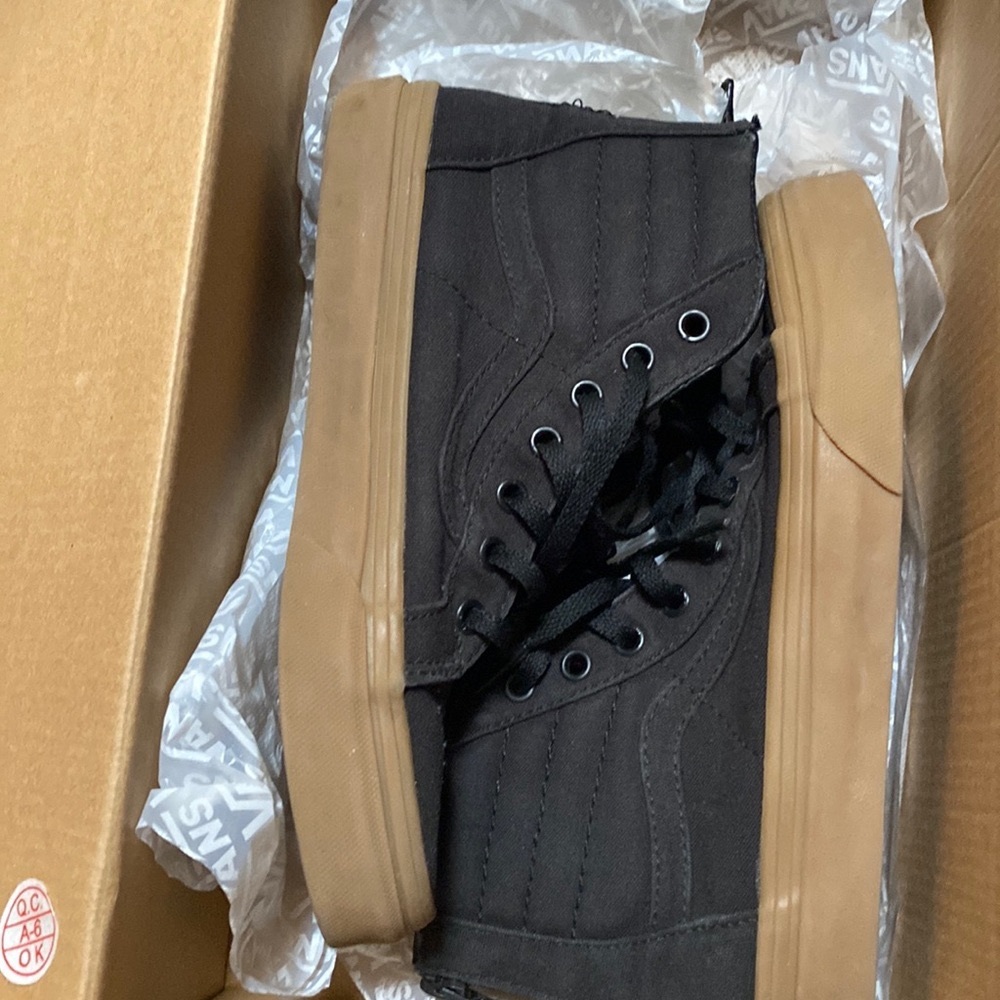 Vans Kids Hi Tops (Zip in back) EXCELLENT CONDITION